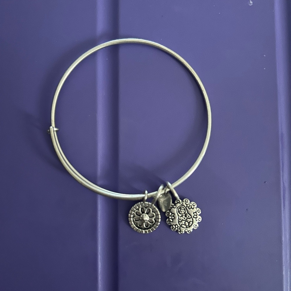 Chryalis Daisy with Mother Charm Bracelet